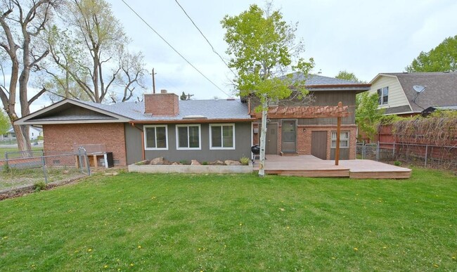 1520 W 12th St in Loveland, CO - Foto de edificio - Building Photo