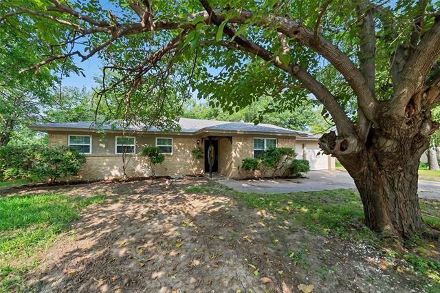 2833 Kingsbury Ave in Richland Hills, TX - Building Photo - Building Photo