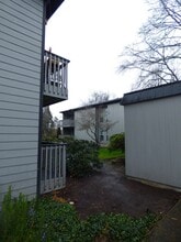 1738 Park Ave NE in Salem, OR - Building Photo - Building Photo