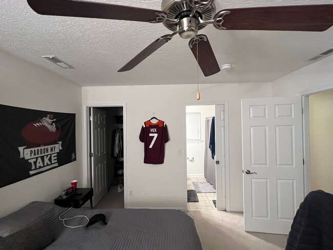 1711 Aden Lane in Blacksburg, VA - Foto de edificio - Building Photo