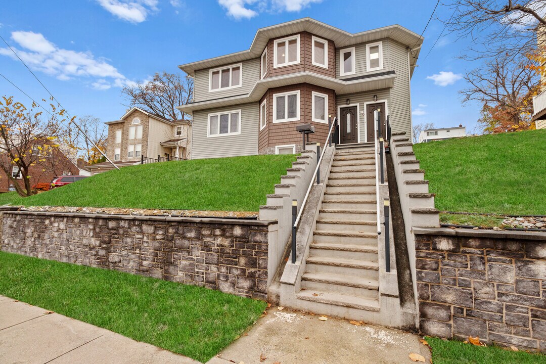 71 Saint Marys Pl, Unit 1 in Nutley, NJ - Foto de edificio