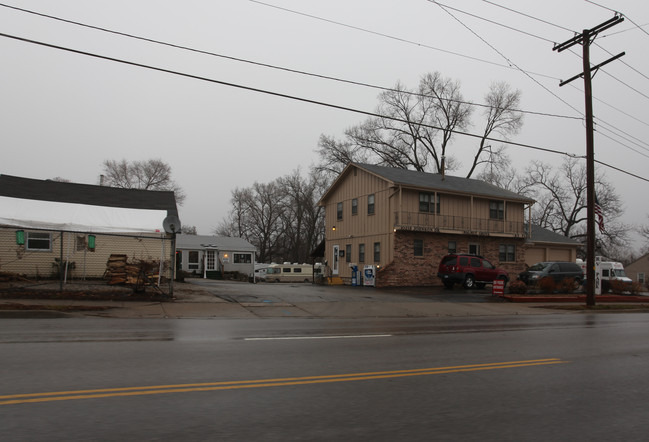 10218 Johnson Dr in Shawnee, KS - Building Photo - Building Photo