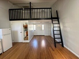 1238 High St, Unit 3200 Encinal Avenue in Alameda, CA - Building Photo