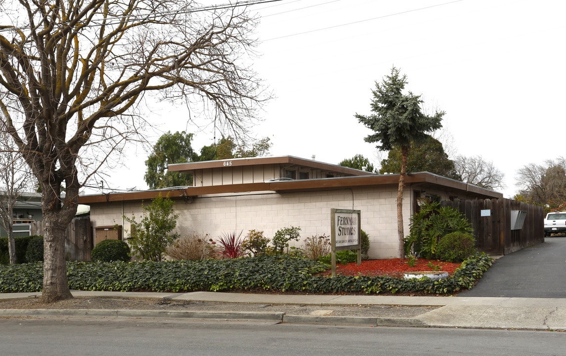 Fernmar Studios in Sunnyvale, CA - Foto de edificio