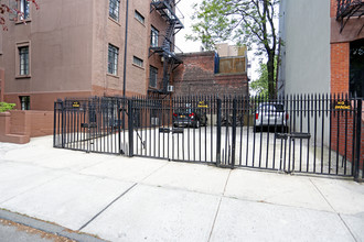 475 Clinton St in Brooklyn, NY - Building Photo - Building Photo