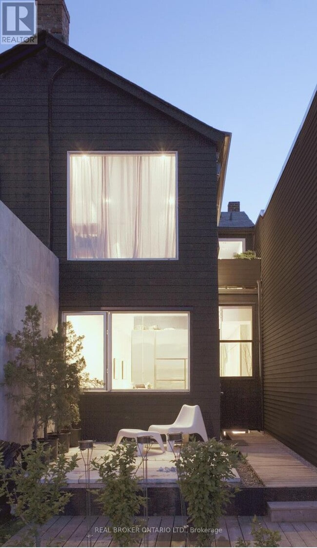 329 Manning Ave in Toronto, ON - Building Photo - Building Photo