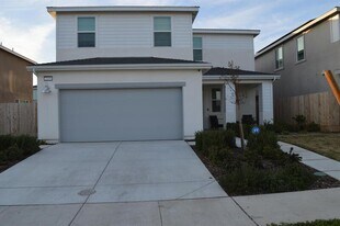 2459 Robledo Wy in Merced, CA - Building Photo