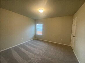 2834 W Emil Dr in Fayetteville, AR - Building Photo - Building Photo