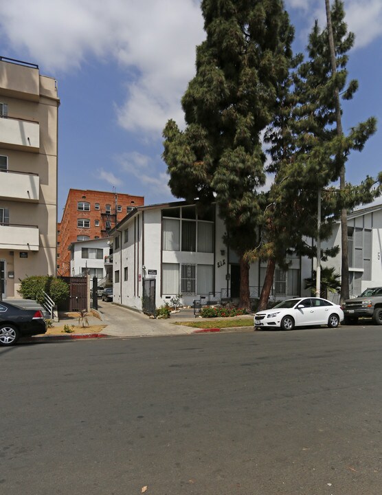 515 S Manhattan Pl in Los Angeles, CA - Building Photo