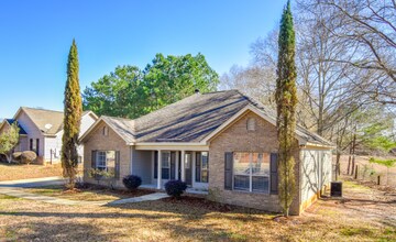 5916 Cherokee Trail in Tallassee, AL - Building Photo - Building Photo
