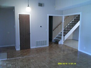 725 Devonshire Ct in Dixon, CA - Building Photo - Building Photo