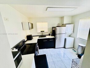 11216 SW 12th St in Pembroke Pines, FL - Building Photo - Building Photo