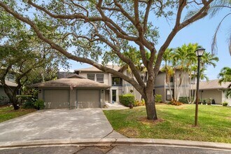 5626 SE Schooner Oaks Way in Stuart, FL - Foto de edificio - Building Photo