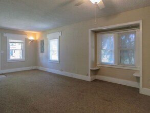 1758 Britton St in West Linn, OR - Building Photo - Building Photo