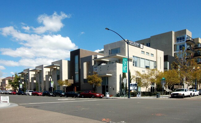 Lusso Lofts in San Diego, CA - Building Photo - Building Photo