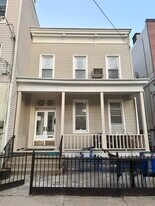 206 Hancock Ave in Jersey City, NJ - Building Photo