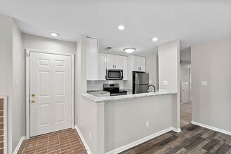 409 W 8th St in Charlotte, NC - Foto de edificio - Building Photo