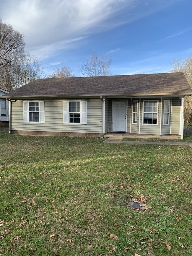 property at 1004 Caroline Dr