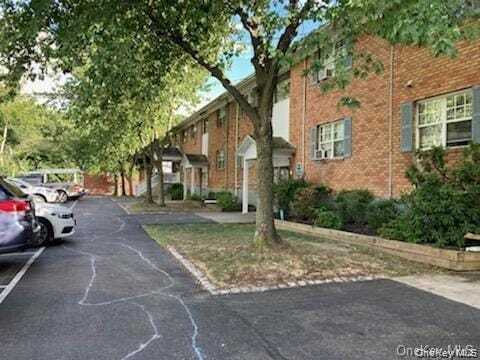 502 Barclay Manor, Unit 5B in Newburgh, NY - Building Photo - Building Photo