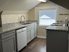 5208 East Side Ave, Unit Unit #3 in Dallas, TX - Foto de edificio - Building Photo
