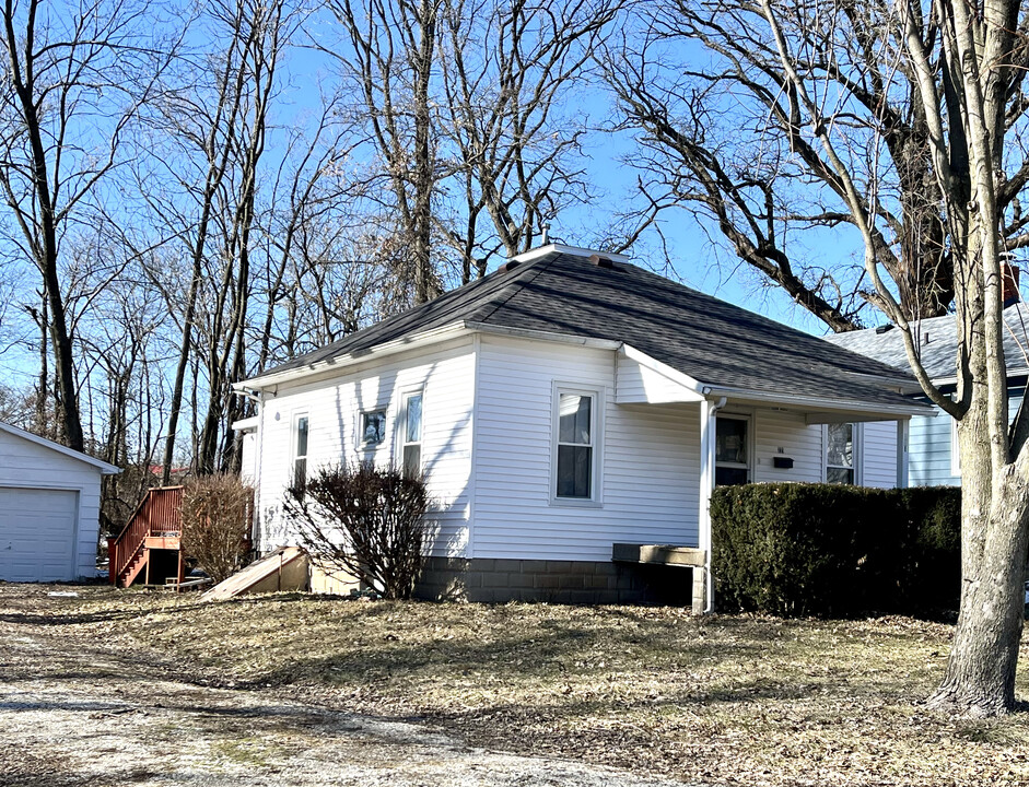 221 N 7th St in Vandalia, IL - Building Photo