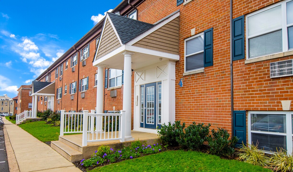 Ashley Court Apartments in Philadelphia, PA - Building Photo