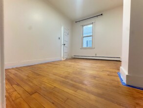 11 Scotland St in Ansonia, CT - Building Photo - Building Photo