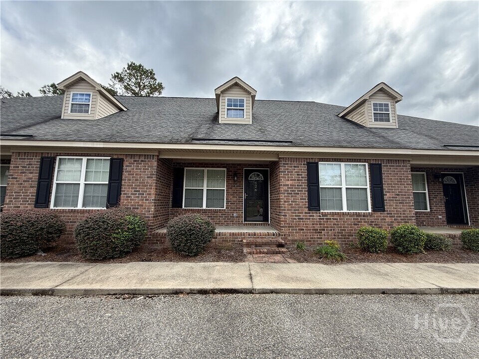 126 Lakeview Commons Dr in Statesboro, GA - Building Photo