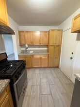 219 E Chestnut St, Unit A in Glendale, CA - Building Photo - Building Photo