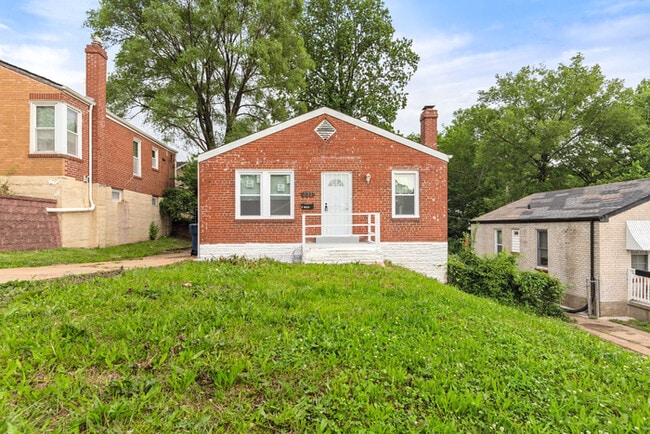 property at 831 Harlan Ave