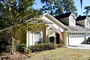 10 Piper's Pond Ln in Savannah, GA - Building Photo