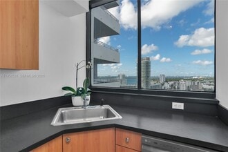 1330 West Ave in Miami Beach, FL - Building Photo - Building Photo