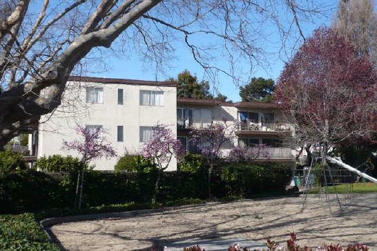 3038 Yolo Ave in El Cerrito, CA - Foto de edificio