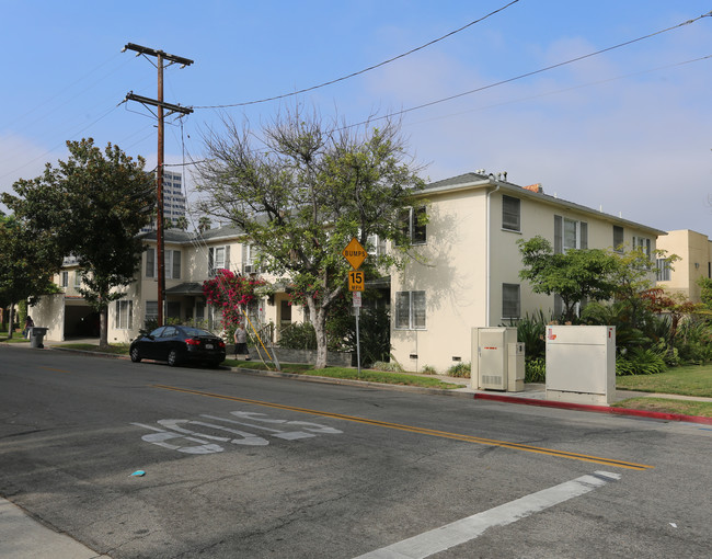 1019 N Louise St in Glendale, CA - Foto de edificio - Building Photo