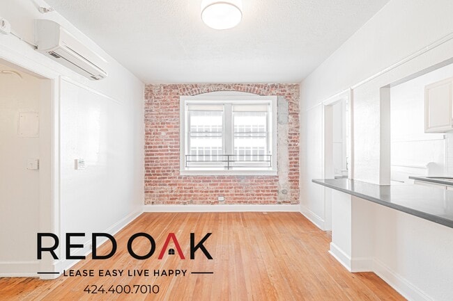 property at 102 N Glendale Ave