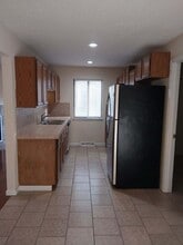 106 Car Mol Dr, Unit 11 in Johnson City, TN - Foto de edificio - Building Photo