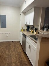 200 SW 117th Terrace in Pembroke Pines, FL - Foto de edificio - Building Photo