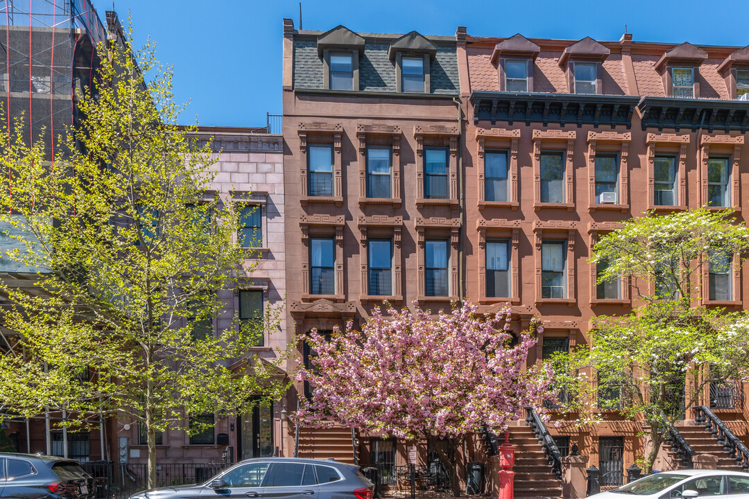 282 Saint James Pl in Brooklyn, NY - Foto de edificio