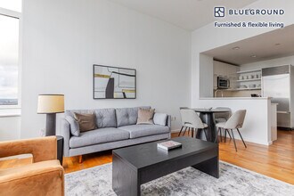 635 W 42nd St in New York, NY - Building Photo - Building Photo