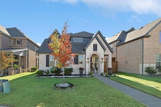 1276 W Yarrow Ave in Justin, TX - Building Photo - Building Photo