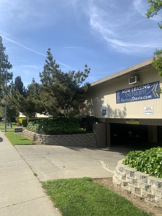 Sherwood and Forest Arms Apartments in Davis, CA - Building Photo