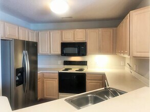 1329 Torrence Cir in Davidson, NC - Building Photo - Building Photo