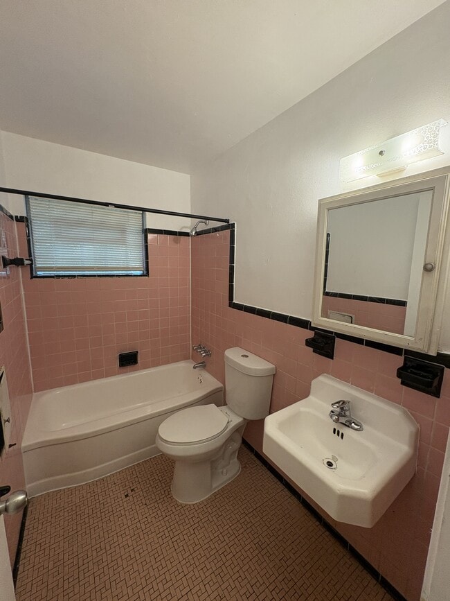 19474 Montrose St in Detroit, MI - Building Photo - Building Photo