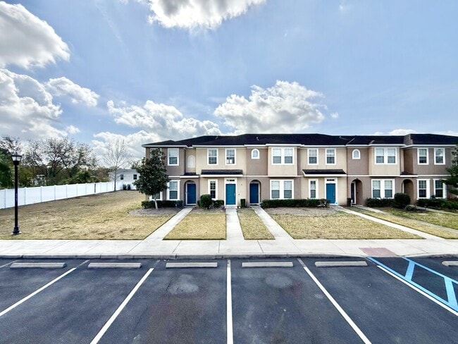 8955 Walnut Gable Ct