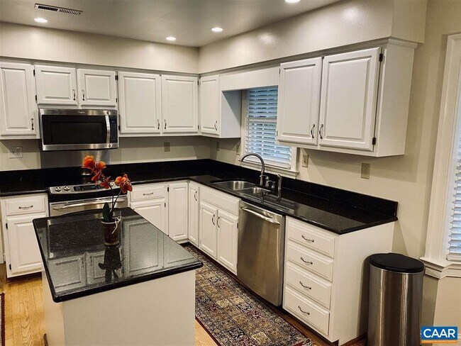 2084 Linlier Ct in Charlottesville, VA - Building Photo - Building Photo