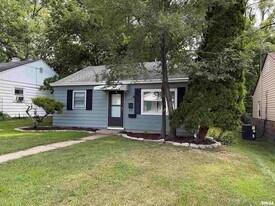 3824 N Dayton Ave in Peoria, IL - Building Photo