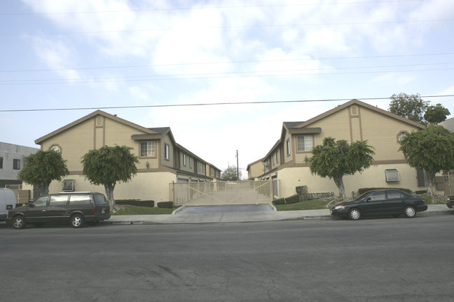 Belshire Apartments in Norwalk, CA - Building Photo - Building Photo