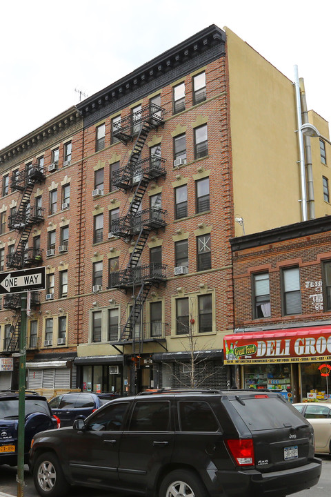 16-18 Old Broadway in New York, NY - Foto de edificio