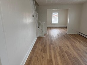 924 N 5th St in Stroudsburg, PA - Building Photo - Building Photo