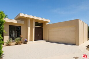 3873 Beverly Ridge Dr in Los Angeles, CA - Building Photo